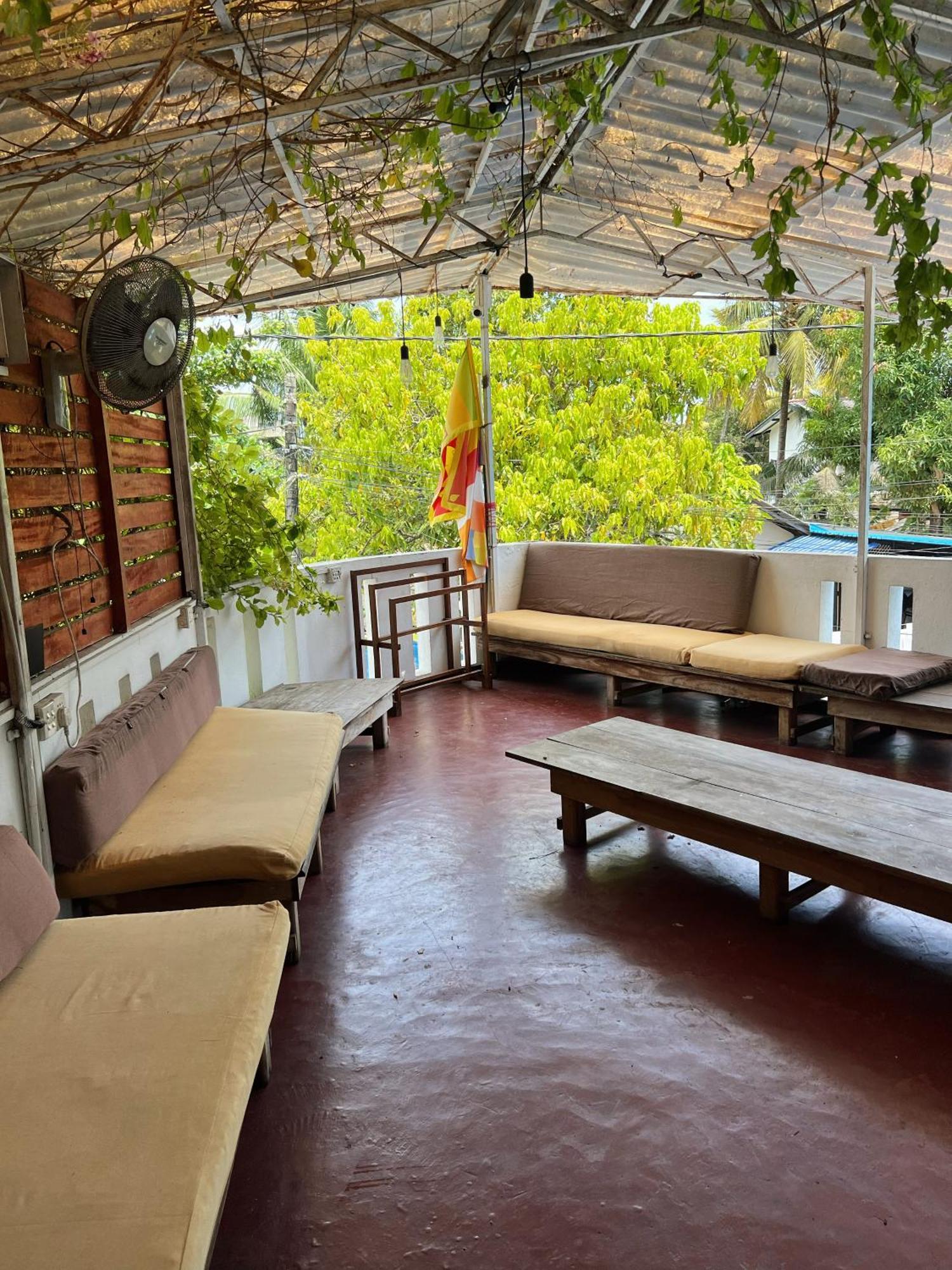 Hari Hari Hostel 韦利格默 外观 照片
