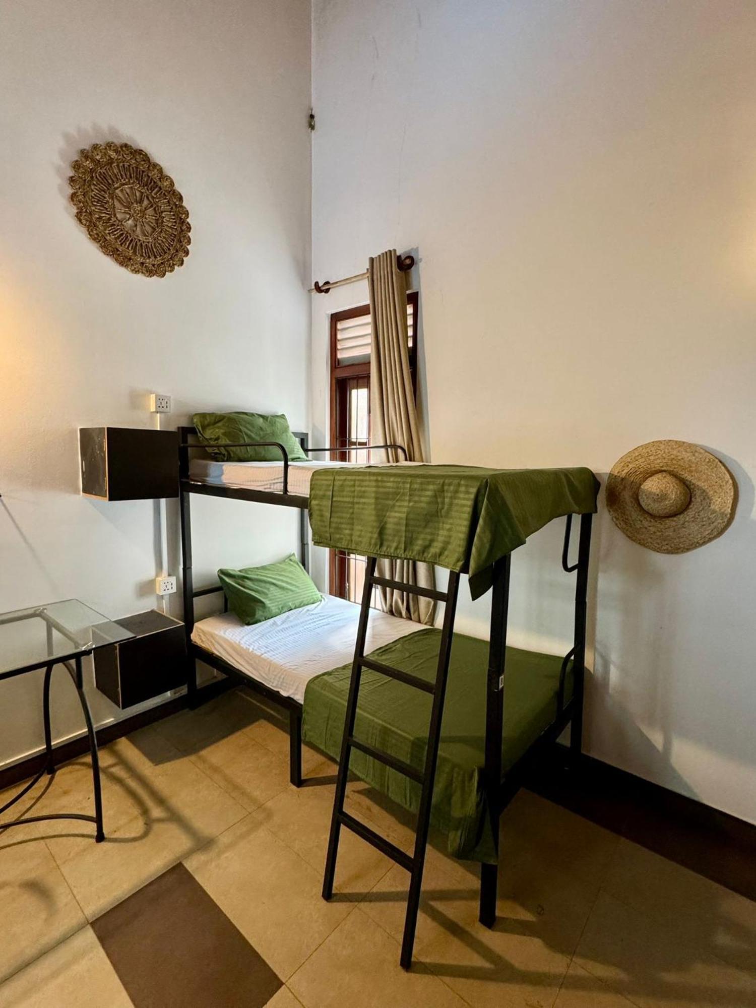 Hari Hari Hostel 韦利格默 外观 照片