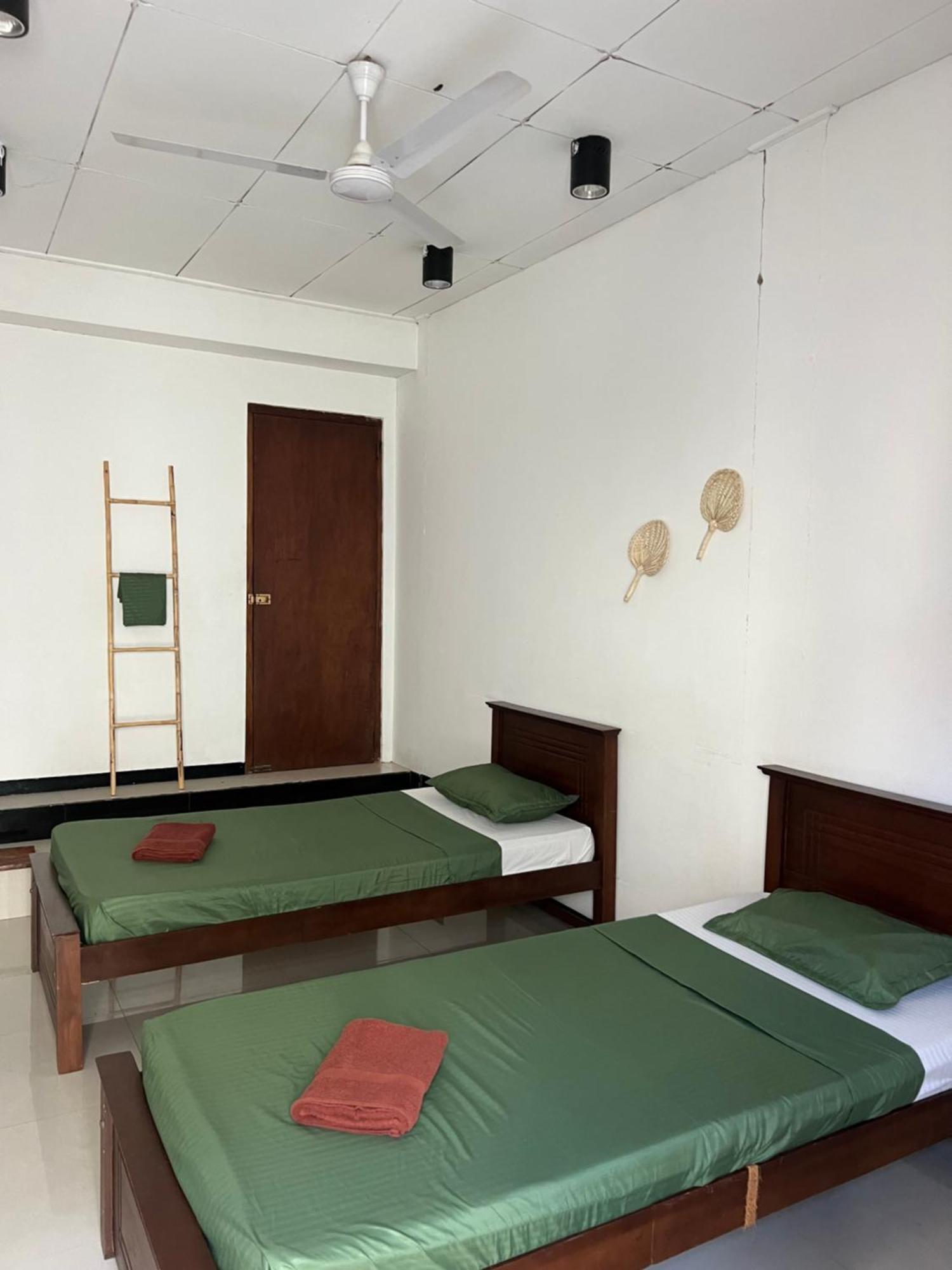 Hari Hari Hostel 韦利格默 外观 照片